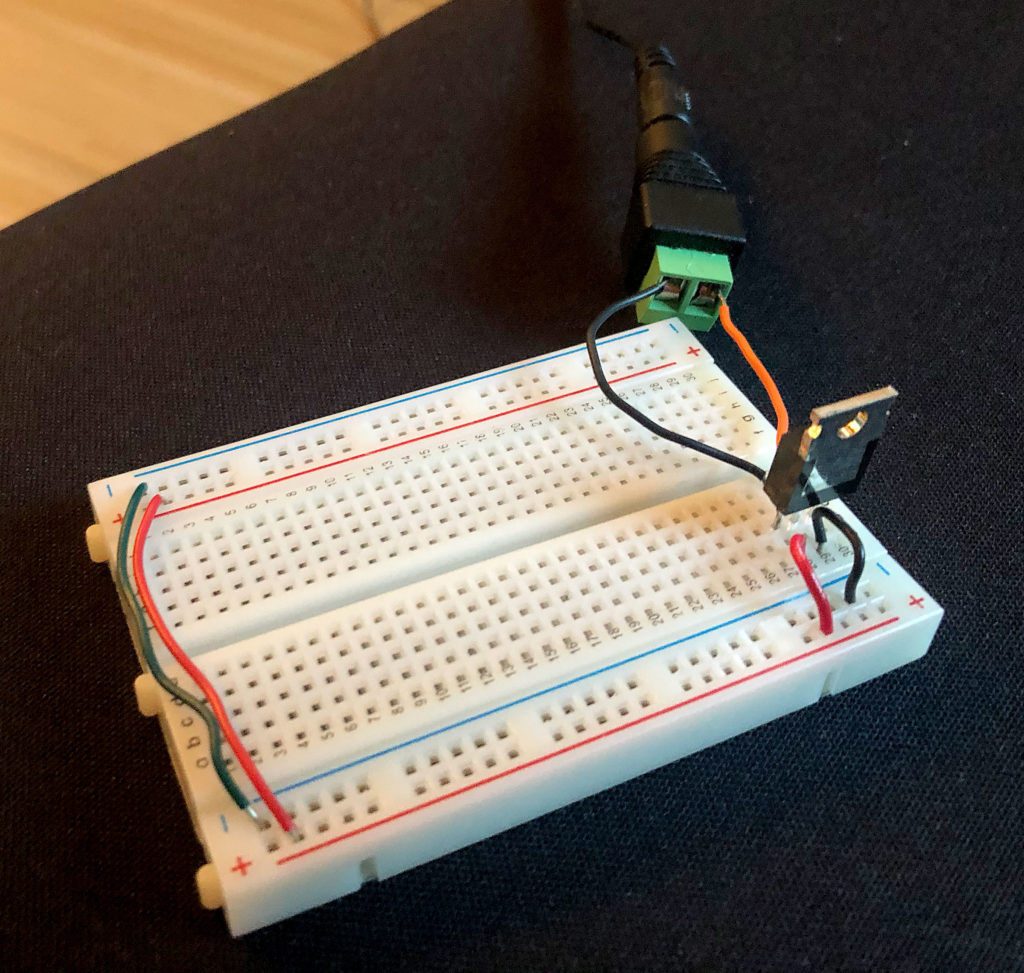 breadboard_with voltage regulator